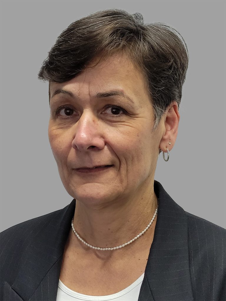 Ihre Ansprechpartnerin Karoline Klug im Bereich Bodensysteme