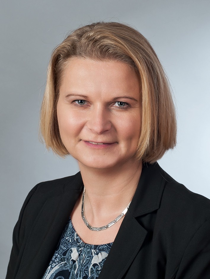 Ihre Ansprechpartnerin Sylvia Kern im Bereich Bodensysteme