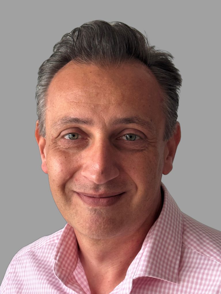 Ihr Ansprechpartner Igor Sachmaroski im Bereich Bodensysteme